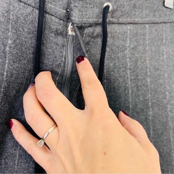 Hugo Boss Men's "Banks4" Wool Gray Striped Pants US 30R - Picture 4 of 13